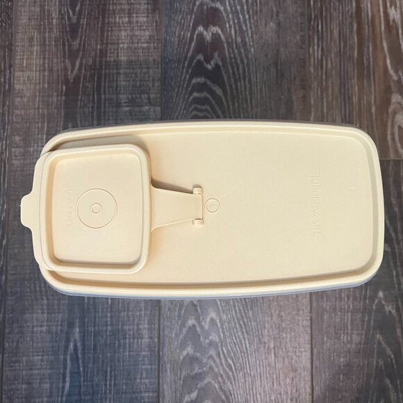 Tupperware Cereal Keeper - Picture 5 of 9